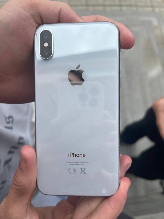 ПРОДАМ iPhone X,256гб
Есть трещины и