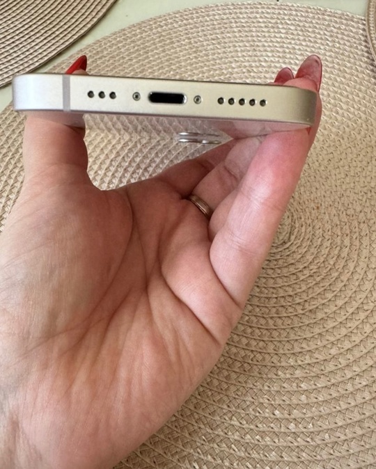 Продам IPhone 13 на 128Гб, (3)