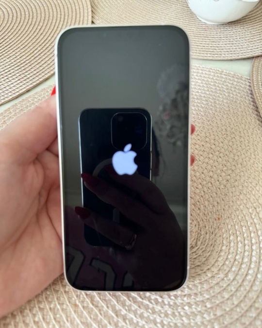 Продам IPhone 13 на 128Гб, (4)