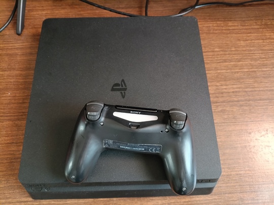 Продам ps4 slim 500gb

Комплектация: коробка