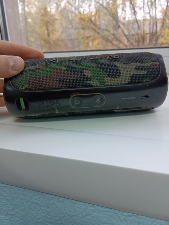 Продам ориг колонку jbl flip