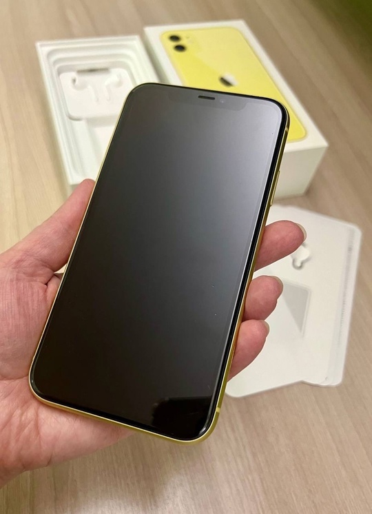 Продам iPhone 11 желтый, объем (1)