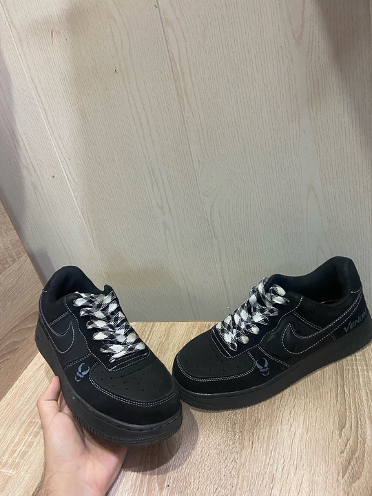 Продам срочно
Кроссовки Nike Air Force (1)