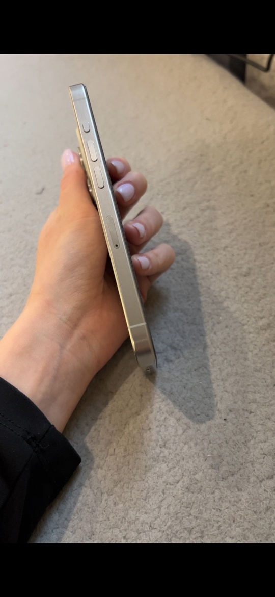 Продам свой iPhone 15 pro (2)