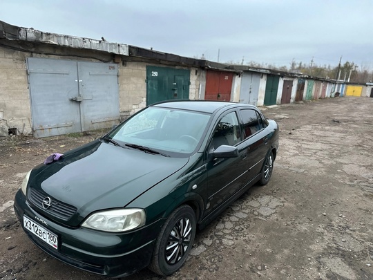 Opel Astra G 
2000 года (4)