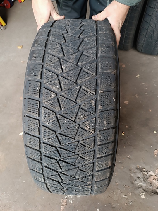 Продам шины Bridgestone BLIZZAK ,