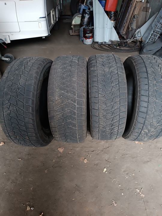 Продам шины Bridgestone BLIZZAK , (2)