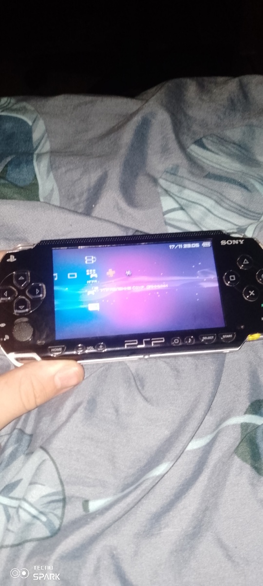 Продам Psp 1008 fat
Консоль в (2)