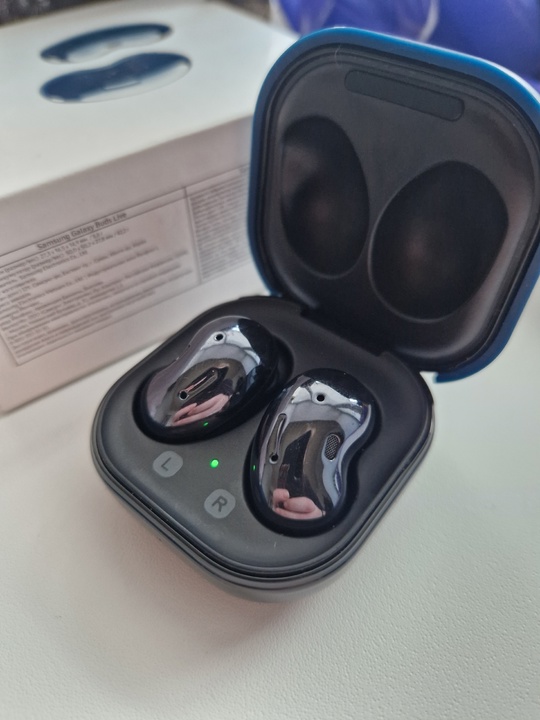 Продам наушники Samsung Buds live. (3)