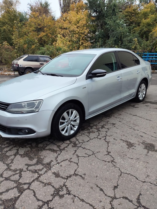 Продам Volkswagen Jetta VI.
2013 год.
Цена (1)