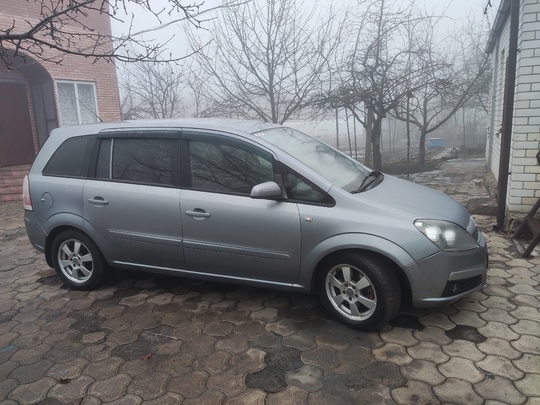 Продам opel zafira B 2006 (1)