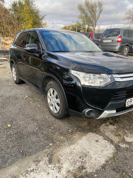 MITSUBISHI outlander 
2014 год 
состояние