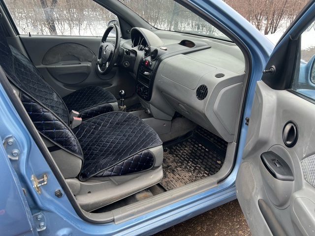 Продам Chevrolet Aveo 2006 год (7)