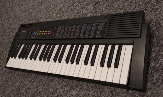 Синтезатор Casio CTK-50
Продаю оригинальный синтезатор