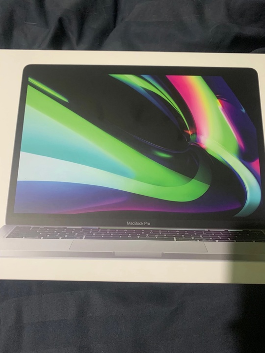 Продаю MacBook Pro на чипе