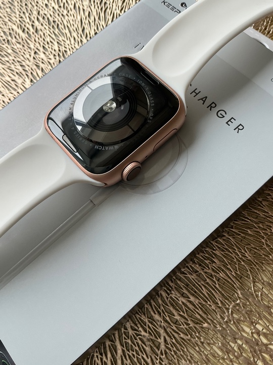 Часы Apple Watch 4(44)цвет Rose (3)