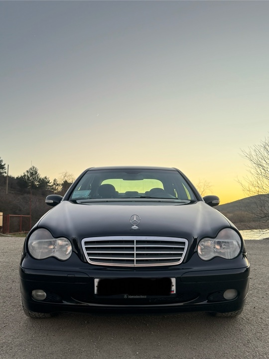 Продам Mercedes-Benz C180 2001г
Двигатель 2.0 (1)