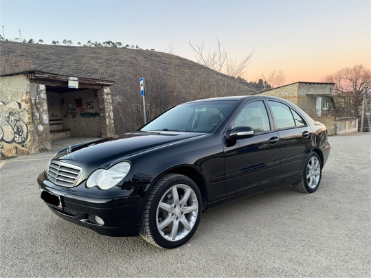 Продам Mercedes-Benz C180 2001г
Двигатель 2.0 (2)