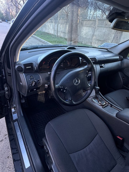 Продам Mercedes-Benz C180 2001г
Двигатель 2.0 (7)