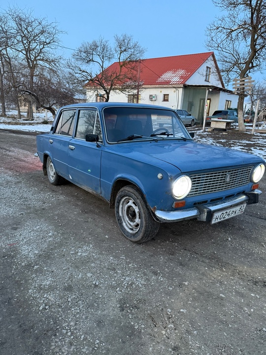 Хорошая машина ,кузов живой,гнили нет,если (8)