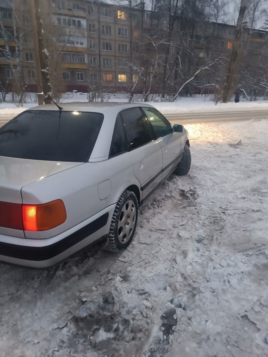 Продаётся ауди 100с4 
1991год выпуска (2)