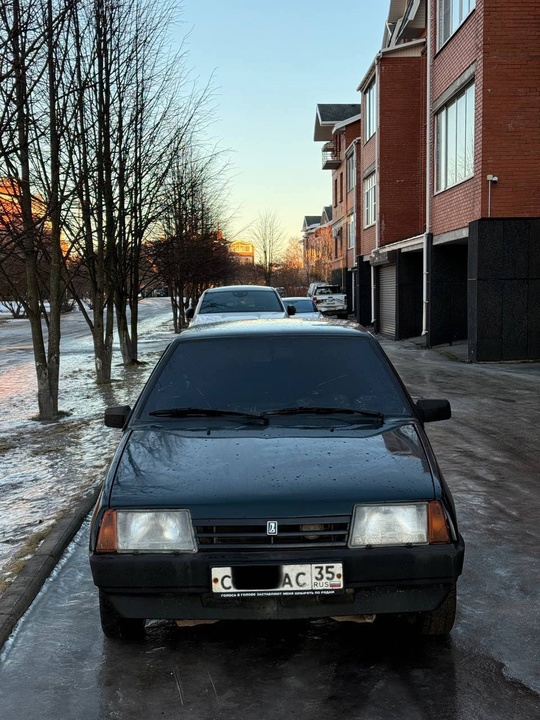 Продам ВАЗ 21099 2004 года (4)