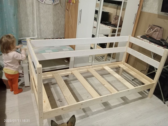 Продам кровать из массива 160/70
