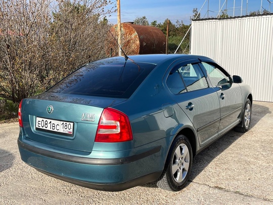 Skoda Octavia 1.6 MT, 2005,
215 (3)