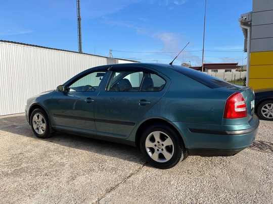 Skoda Octavia 1.6 MT, 2005,
215 (5)