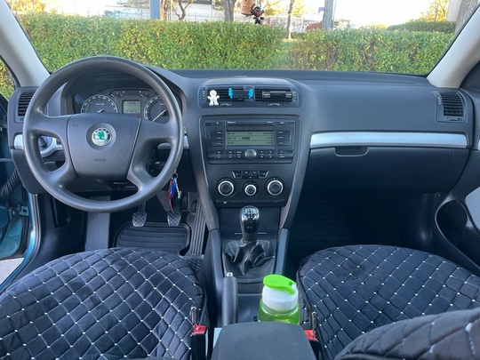 Skoda Octavia 1.6 MT, 2005,
215 (6)