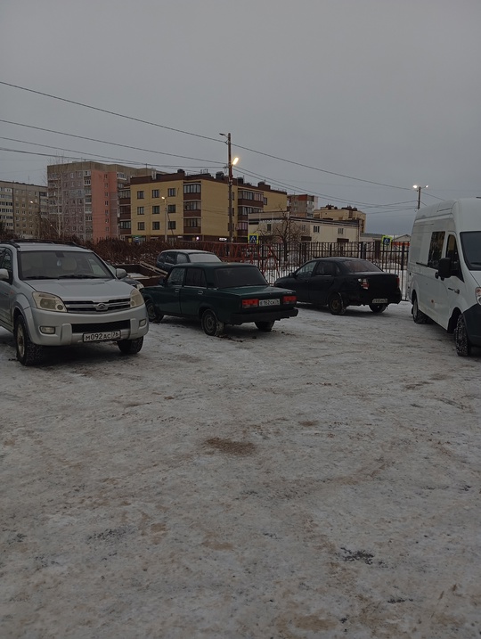 Автомобиль на уверенном ходу, сел