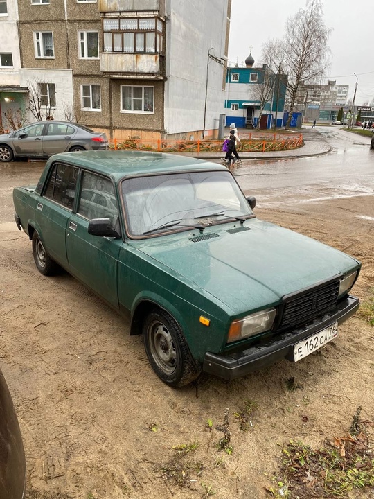 Автомобиль на уверенном ходу, сел (3)