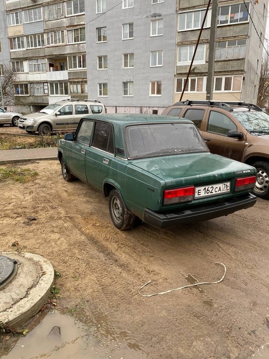 Автомобиль на уверенном ходу, сел (4)