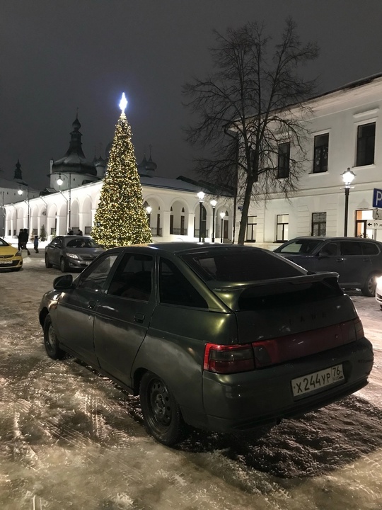 Продаётся. В отличном состоянии.
Пороги есть
Дно