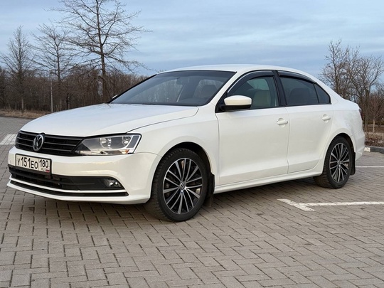 Фольцваген Jetta Sport 1.8 турбо.год