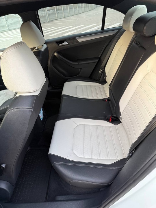 Фольцваген Jetta Sport 1.8 турбо.год (1)
