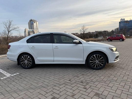 Фольцваген Jetta Sport 1.8 турбо.год (3)
