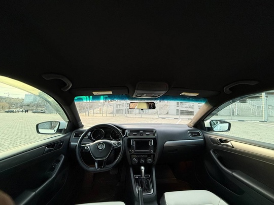Фольцваген Jetta Sport 1.8 турбо.год (4)