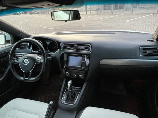 Фольцваген Jetta Sport 1.8 турбо.год (8)