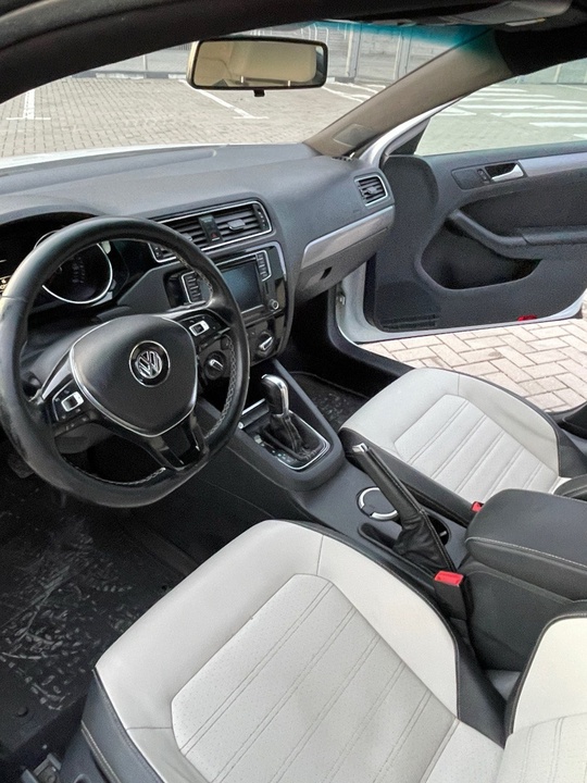 Фольцваген Jetta Sport 1.8 турбо.год (9)