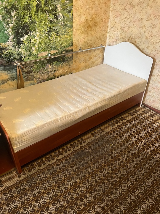 В продаже  кровать односпальная (1)