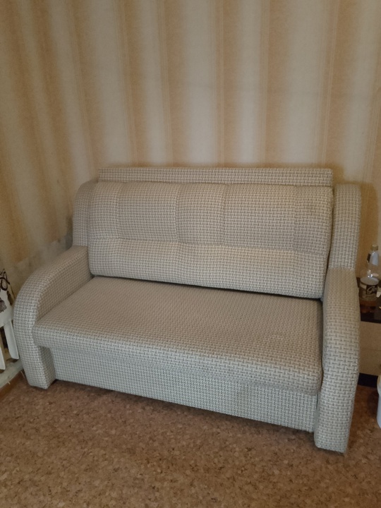 Продам диван 4000