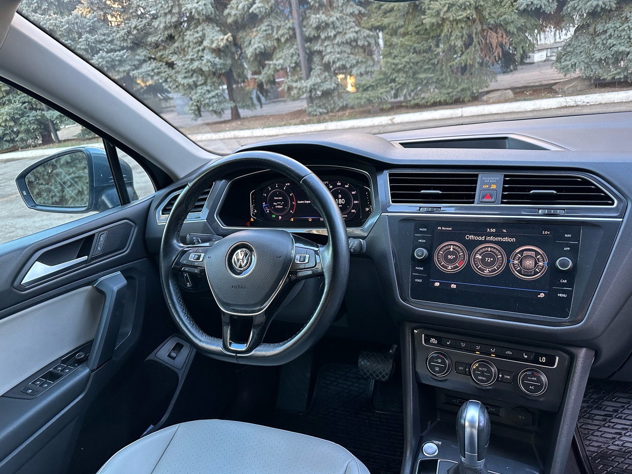 Volkswagen Tiguan
Год выпуска-2019, 2.0 турбо (9)