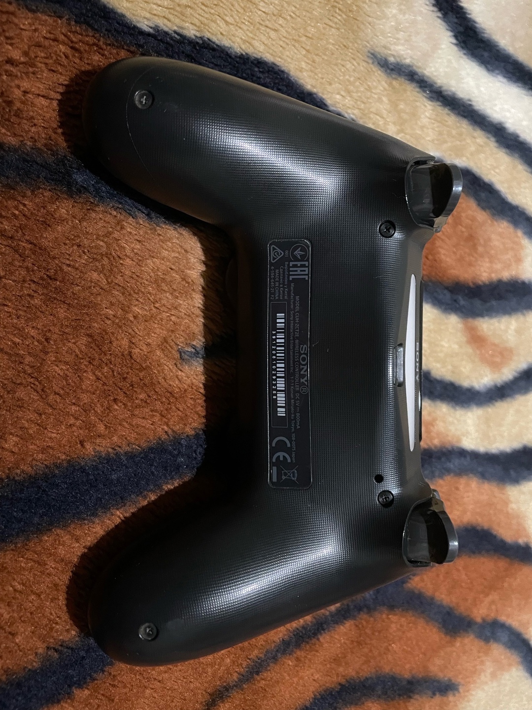 Продам оригинал геймпад.

PlayStation DualShock 4