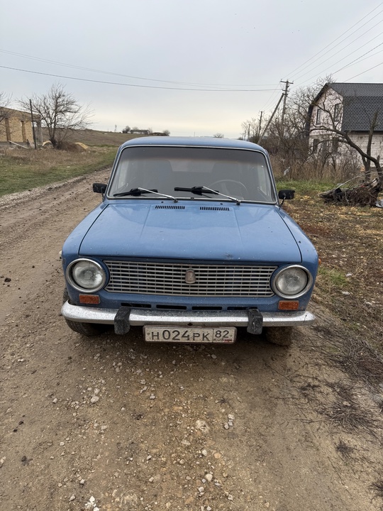 Хорошая машина ,кузов живой,гнили нет,если
