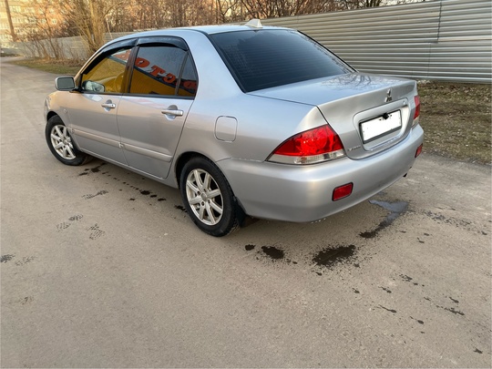 Мицубиси Ланцер 2005 год.
Мотор 1.6 (3)