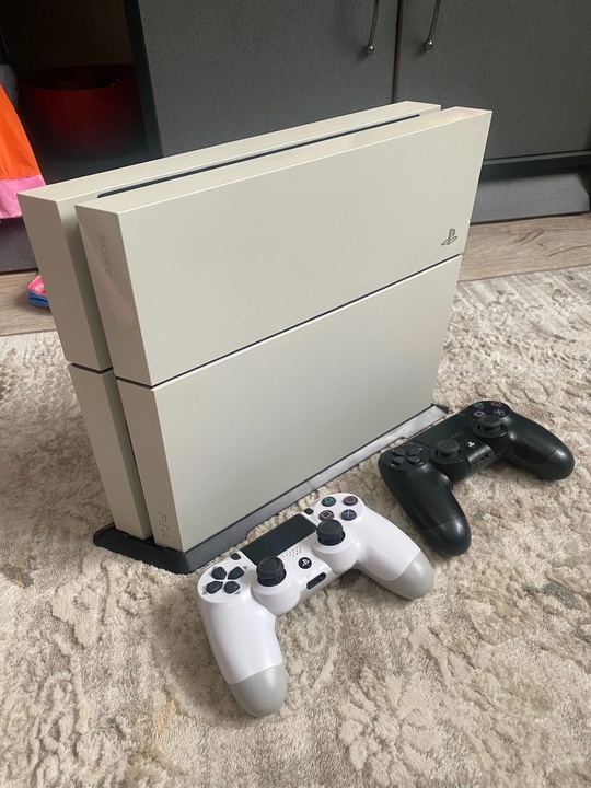 Продам Прошитую GoldenHEN PS4- игры