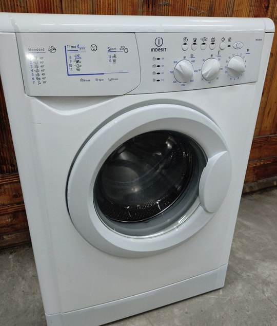 Стиральная машина Indesit итальянская сборка,
