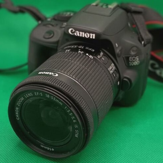 Продаю свой зеркальный фотоаппарат Canon