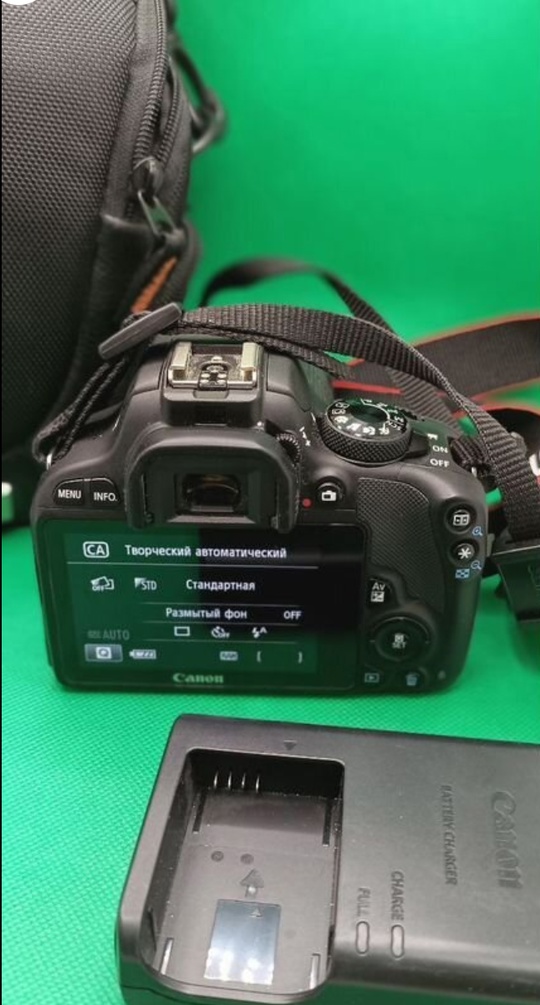Продаю свой зеркальный фотоаппарат Canon (2)